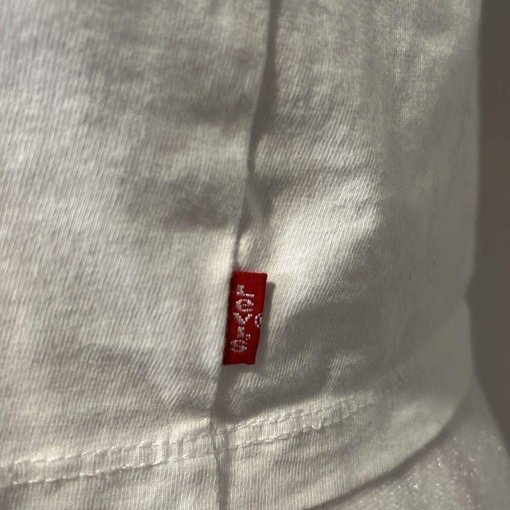 LEVIS white branded crop top - labeled as M but is more of a Small - Picture 5 of 8